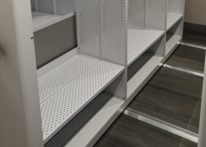 Стеллажи с перфорированными полками