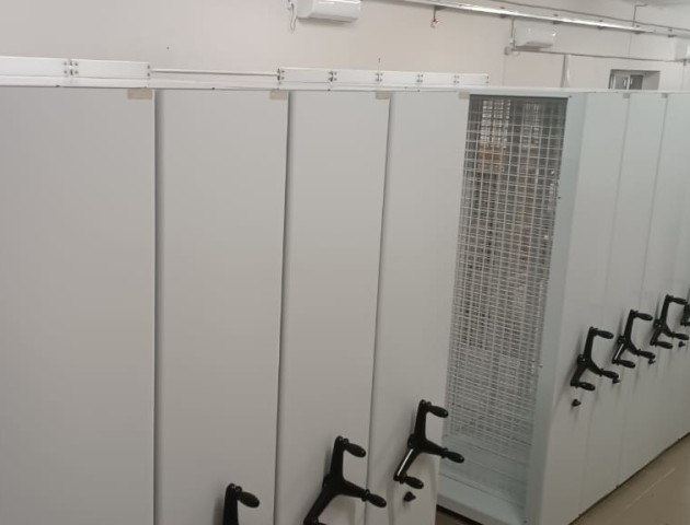 Стеллажи для картин в музее