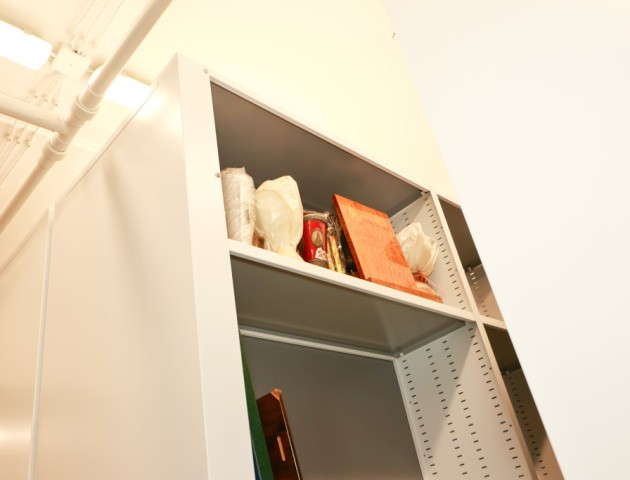 Стеллажи для различных музейных экспонатов